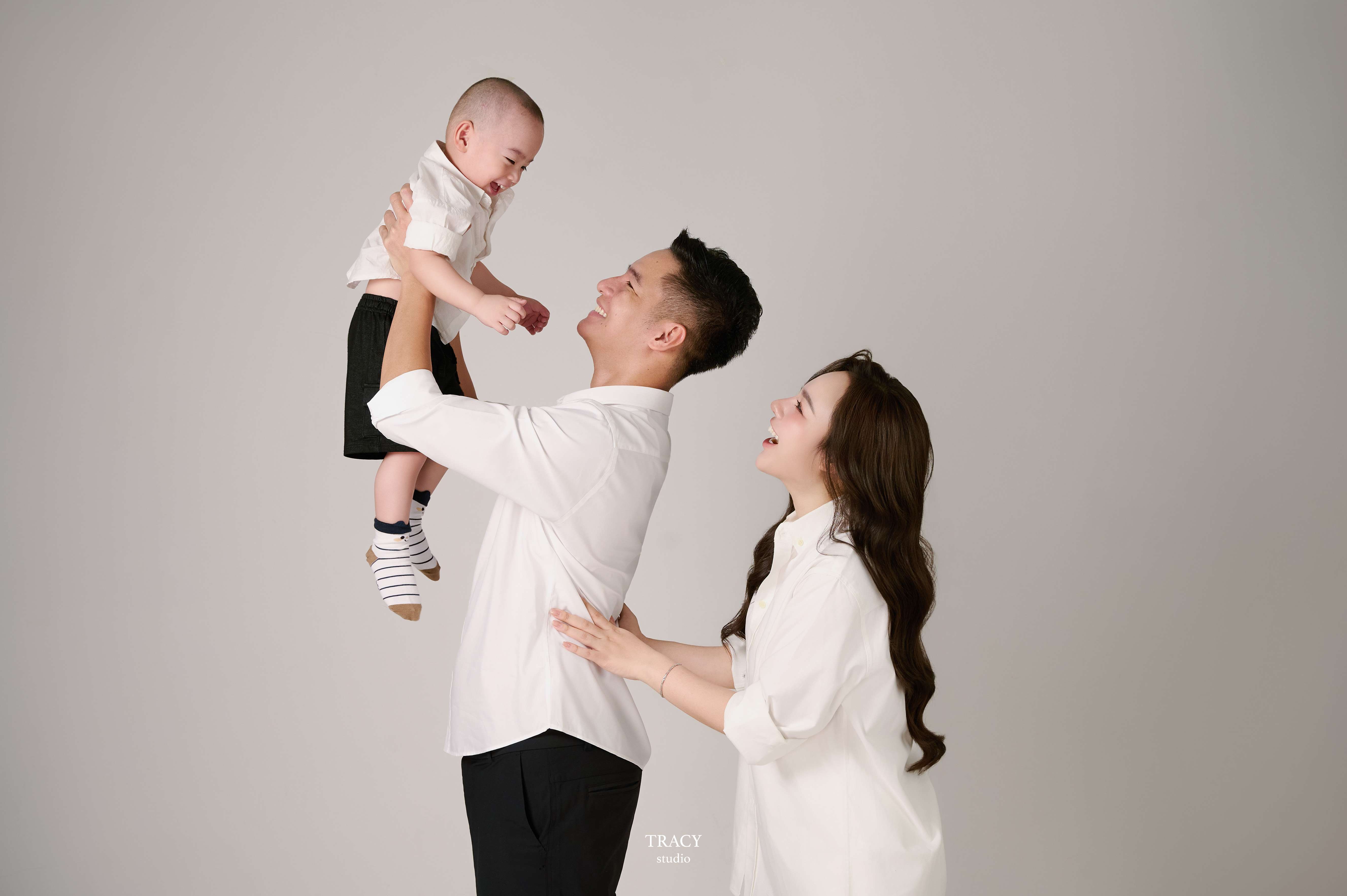 frontend/img/gallery/anh-gia-dinh/tracy-studio-chup-concept-gia-dinh (5).jpg